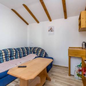 OTOK KRK, MALINSKA - Obnovljena starina