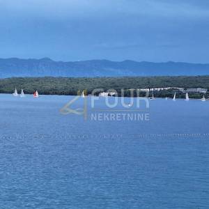 Otok Krk, Malinska - okolica, poslovni prostor, 150m2