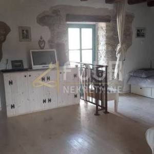 Otok Krk, Malinska - okolica, kuća u nizu s bazenom
