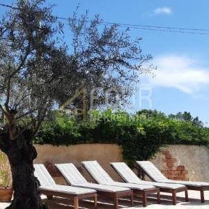 Otok Krk, Malinska - okolica, kuća u nizu s bazenom