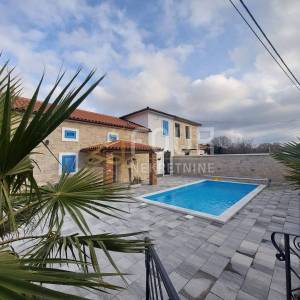 Otok Krk, Malinska - okolica, novogradnja, kuća s bazenom