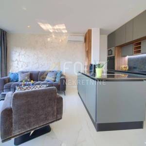 Otok Krk, Malinska, penthouse 95.82m2 - u naravi 2 stana, pogled na more