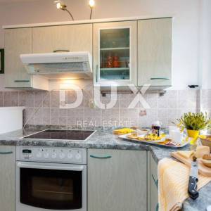 OTOK KRK, MALINSKA - Renovirana apartmanska kuća u blizini mora
