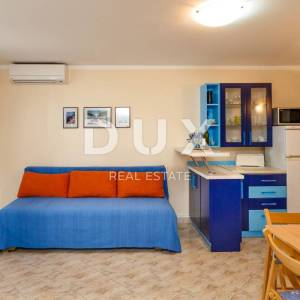OTOK KRK, MALINSKA - Renovirana apartmanska kuća u blizini mora