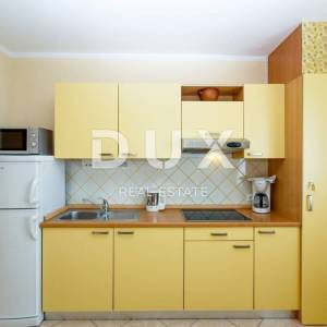 OTOK KRK, MALINSKA - Renovirana apartmanska kuća u blizini mora