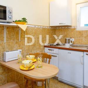 OTOK KRK, MALINSKA - Renovirana apartmanska kuća u blizini mora