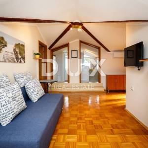 OTOK KRK, MALINSKA - Renovirana apartmanska kuća u blizini mora