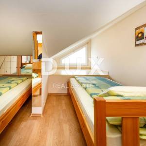 OTOK KRK, MALINSKA - Renovirana apartmanska kuća u blizini mora