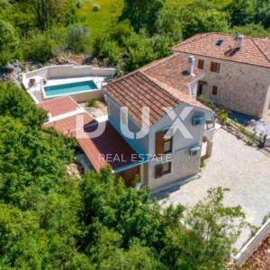 OTOK KRK, MALINSKA - Samostojeća kuća s bazenom