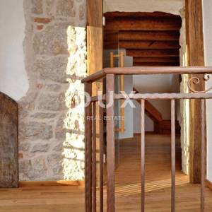 OTOK KRK, MALINSKA - Šarmantna kamena kuća s bazenom