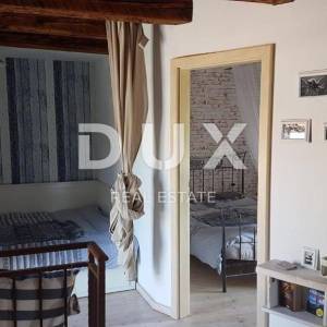 OTOK KRK, MALINSKA - Šarmantna kamena kuća s bazenom