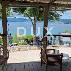 OTOK KRK, MALINSKA – uređeni beach bar s terasom i pogledom na more! ODLIČNA PRILIKA!!!