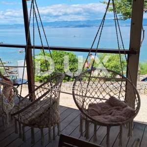 OTOK KRK, MALINSKA – uređeni beach bar s terasom i pogledom na more! ODLIČNA PRILIKA!!!