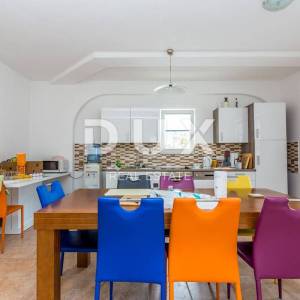 OTOK KRK, MALINSKA - vila s bazenom i pogledom na more