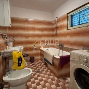 Otok Krk, Milohnići, kuća s garažom, 278.23m2