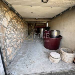 Otok Krk, Milohnići, kuća s garažom, 278.23m2