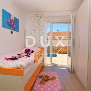 OTOK KRK, NJIVICE - 2S+DB apartman s bazenom i pogledom na more