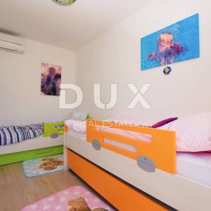 OTOK KRK, NJIVICE - 2S+DB apartman s bazenom i pogledom na more
