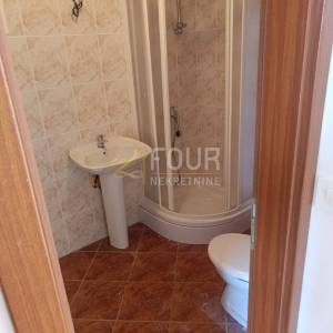 Otok Krk, Njivice, 78.70m2, u naravi 2 stana, terasa, pogled na more