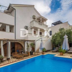 OTOK KRK, NJIVICE - Apartman s bazenom