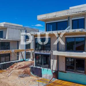 OTOK KRK, NJIVICE - Ekskluzivna novogradnja, penthouse s krovnim bazenom!