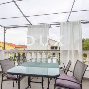 OTOK KRK, NJIVICE - Etaža kuće na prvom katu s dva apartmana
