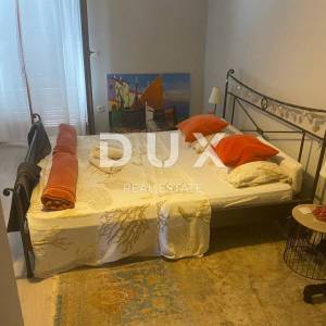 OTOK KRK, NJIVICE - Etaža kuće na prvom katu s dva apartmana