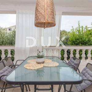 OTOK KRK, NJIVICE - Etaža kuće u prizemlju s dva apartmana