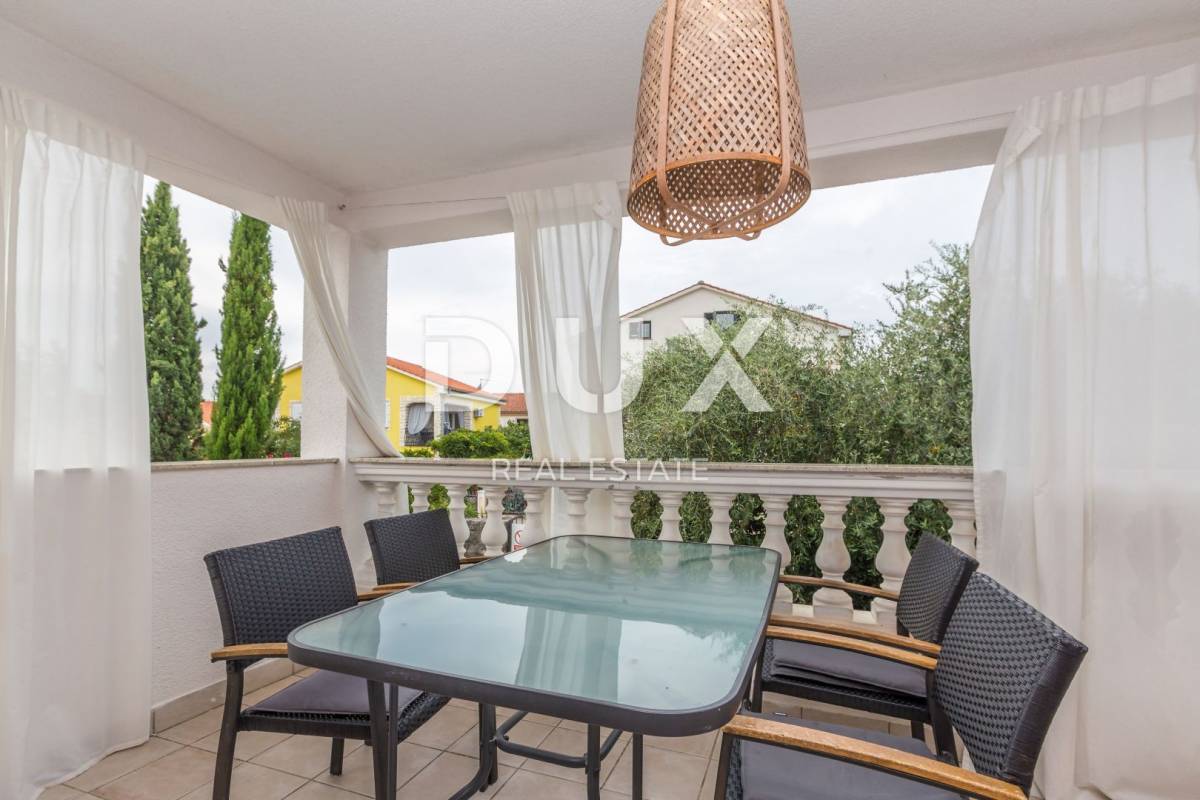 OTOK KRK, NJIVICE - Etaža kuće u prizemlju s dva apartmana
