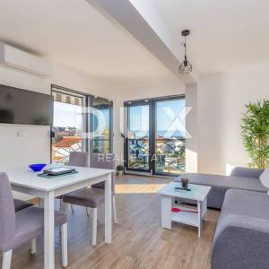 OTOK KRK, NJIVICE - Kuća s apartmanima i poslovnim prostorom