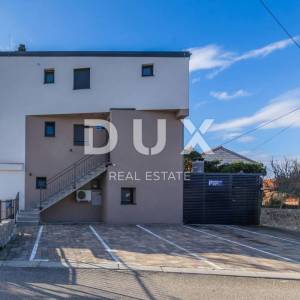 OTOK KRK, NJIVICE - Kuća s apartmanima i poslovnim prostorom