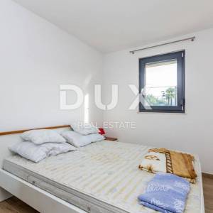 OTOK KRK, NJIVICE - Kuća s apartmanima i poslovnim prostorom