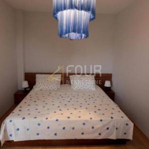 Otok Krk, Njivice, kuća s bazenom, 5 apartmana + dodatni apartman
