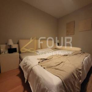 Otok Krk, Njivice, kuća s bazenom, 5 apartmana + dodatni apartman