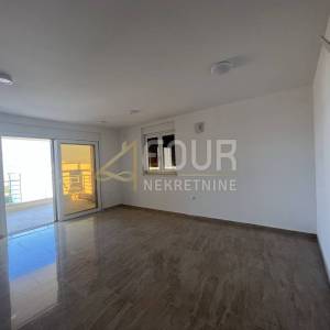 Otok Krk, Njivice, novogradnja, 2s+db, 2 terase, blizina mora