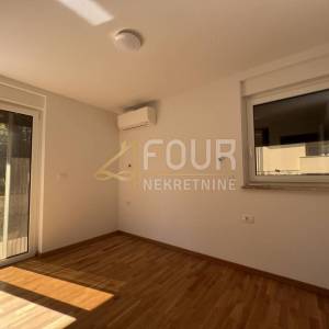 Otok Krk, Njivice, novogradnja, 2s+db, 2 terase, blizina mora
