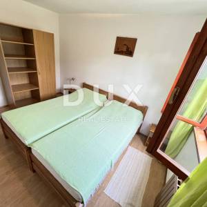 Otok Krk, Njivice - Samostojeća kuća sa velikom okućnicom