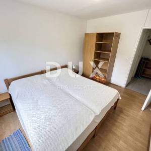 Otok Krk, Njivice - Samostojeća kuća sa velikom okućnicom