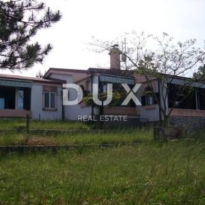 OTOK KRK, NJIVICE - Samostojeća kuća prvi red do mora