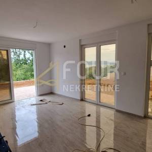 Otok Krk, Njivice, stan 95m2, novogradnja, pogled na more