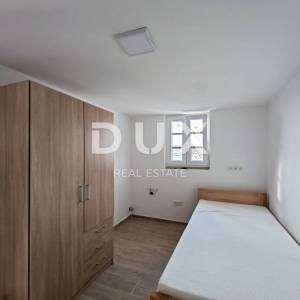 OTOK KRK, okolica grada Krka – Dvoetažni apartman na prvom i drugom katu