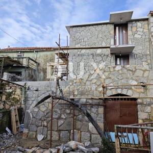 OTOK KRK, okolica grada Krka – Renovirani apartman u prizemlju