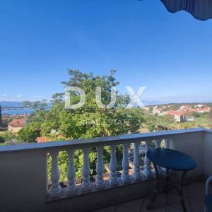  OTOK KRK, okolica Malinske - Kuća u nizu s dva apartmana