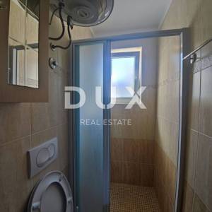  OTOK KRK, okolica Malinske - Kuća u nizu s dva apartmana