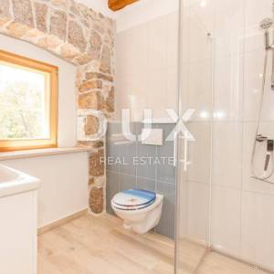 OTOK KRK, OKOLICA VRBNIKA - prekrasna kamena vila s bazenom 