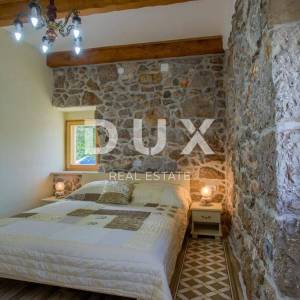OTOK KRK, OKOLICA VRBNIKA - prekrasna kamena vila s bazenom 