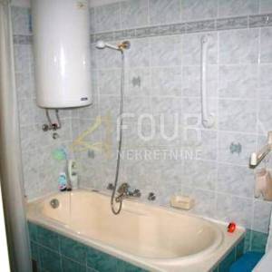Otok Krk, Omišalj, 1s+db, 72.80m2, balkon i lođa