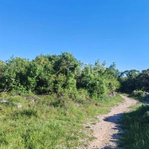 Otok Krk, Omišalj, 726m2, građevinsko zemljište