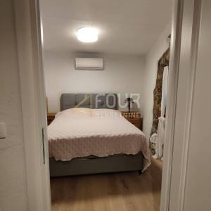 Otok Krk, Omišalj, adaptirana kamena kuća