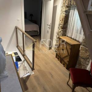 Otok Krk, Omišalj, adaptirana kamena kuća